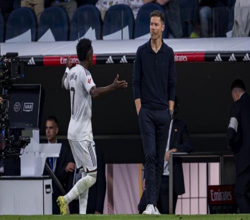 连丢2球！皇马惨遭逆转，欧冠豪门大战：1将坑苦阿隆索，面临下课