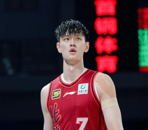 曾凡博拒绝NBL底薪合同，下一步重回首钢队或冲击NCAA