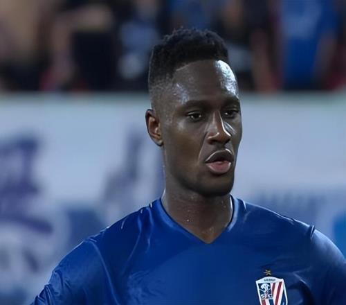 本赛季才加盟大连英博的外援锋霸，可能提前被解约，原因让人无奈