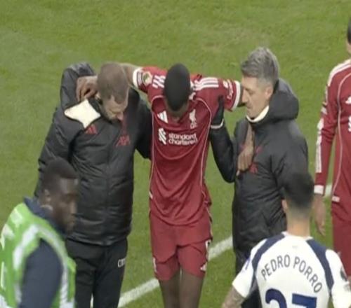 替补登场进球后被换下，伊萨克是利物浦队史第二人