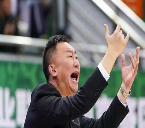防守为王体系制胜：从青岛崛起看刘维伟的篮球哲学与浙江衰落之痛