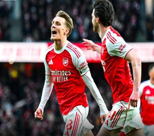 英超积分榜！阿森纳2分领跑，曼城6连胜仅差2分，利物浦还有机会