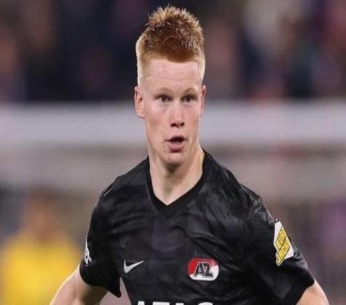 TA：曼联也有意引进19岁新星斯密特，面对皇马等多队竞争