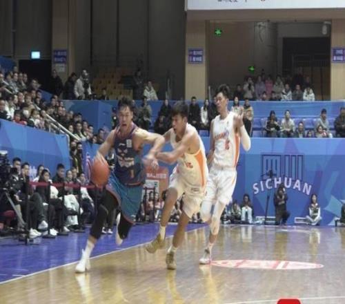 外援合璧难敌对手“三分雨”四川男篮无缘新年开门红