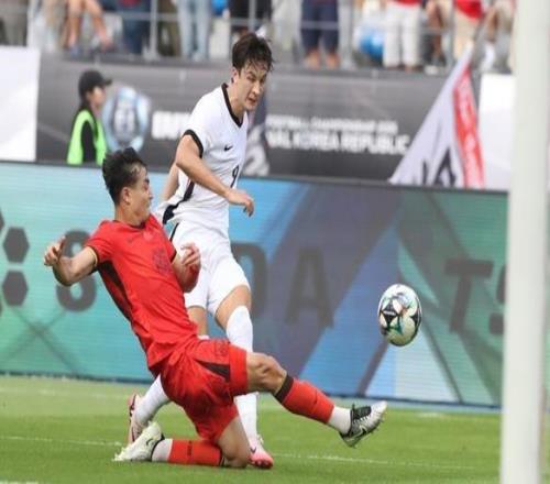 13人合同到期直接大换血中超三连冠后，海港队这个转会窗专注板凳深度