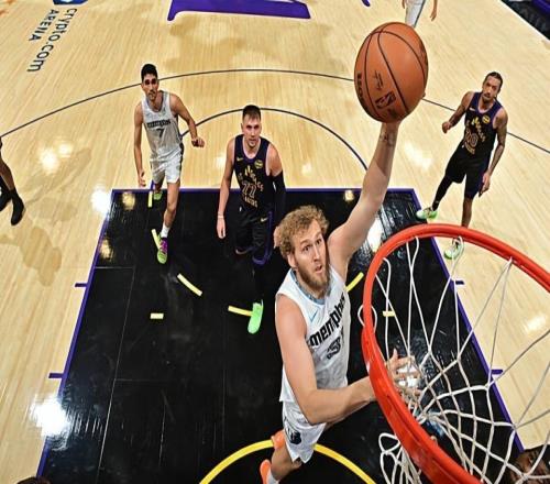 火箭旧将这次又打爆了湖人内线，为什么灰熊还不让他进入先发