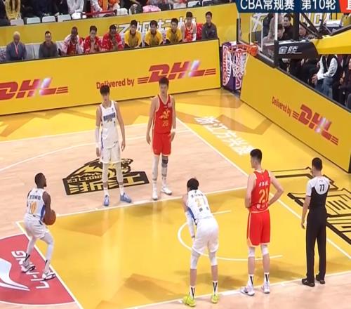 CBA积分榜：广东险胜回升第二，北京下降到第四，四川稳稳垫底