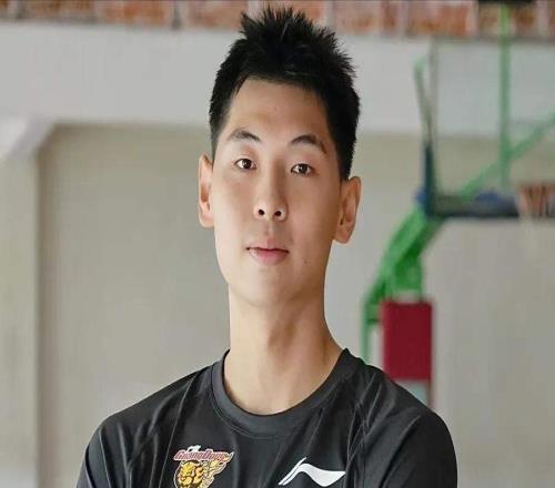 广东3消息！徐杰深夜发声，崔永熙官宣第一阶段报销，徐昕被重罚