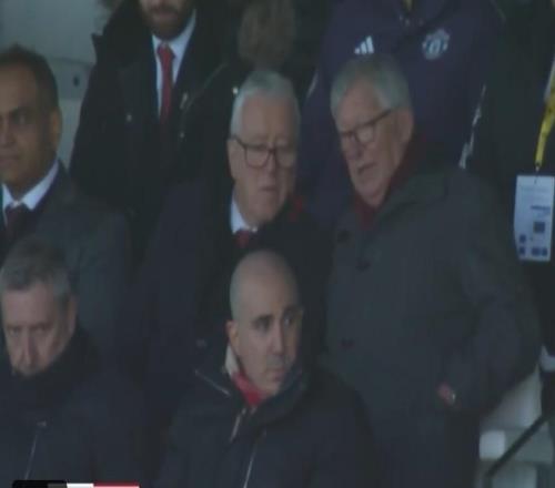 熟悉的身影，弗格森和曼联高层一起观看玫瑰德比