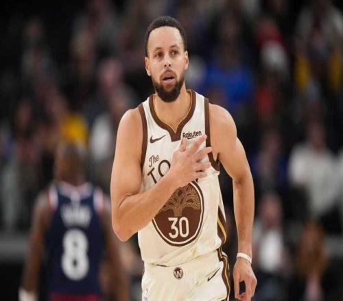 库里时隔近5年再次被罚下：连中三分无奈6犯科尔也被驱逐太惨