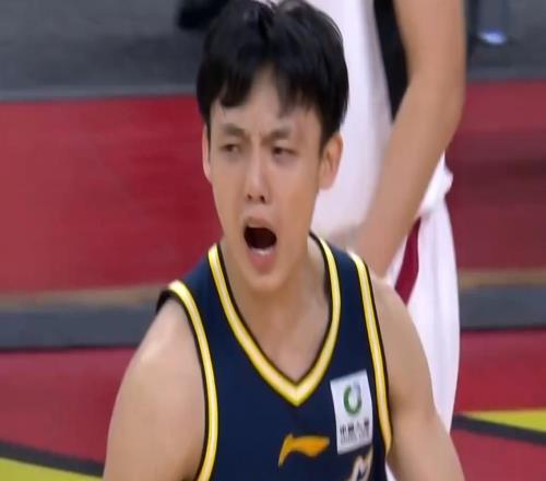 广东今日早报！杜锋深夜发声，徐杰罕见破防，崔永熙参加对抗训练