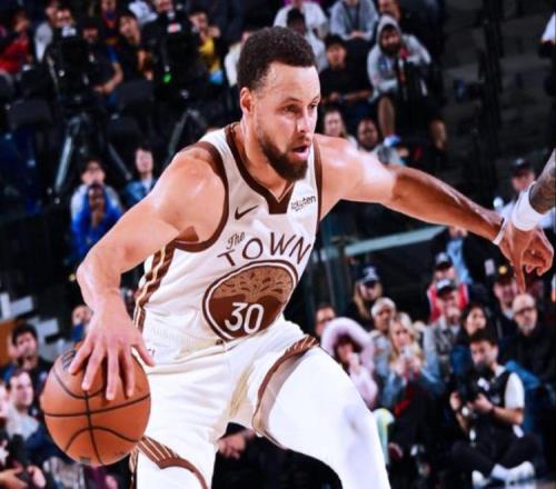 NBA新排名！湖人保第3，一队力压火箭，勇士送温暖，卫冕冠军爆冷