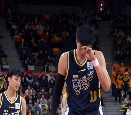 太适合广东队！CBA强力锋线可能离队，曾被杜锋公开招募！