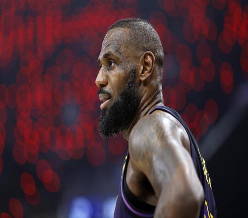 40岁之后入选全明星有多难NBA历史仅4人达成，老詹有望创记录！