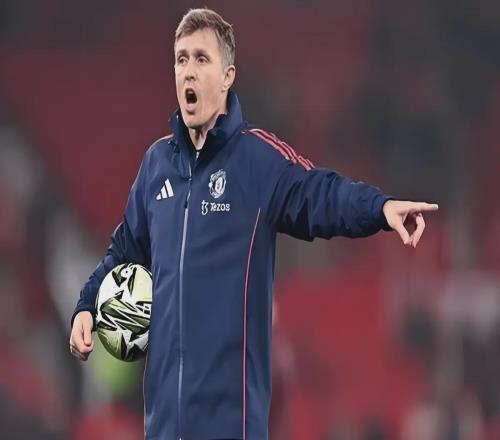 3场平局送3分，曼联变身“保级判官”，是慷慨还是无奈