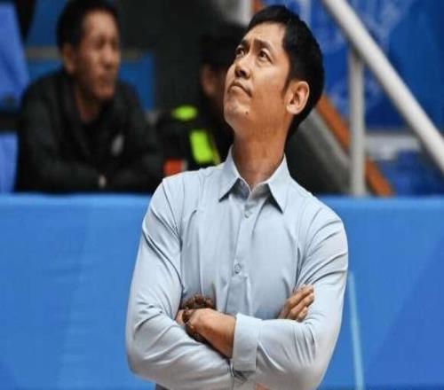 唉！输倒数第二7分，赢倒数第一2分，45岁少帅，把强队带成了鱼腩