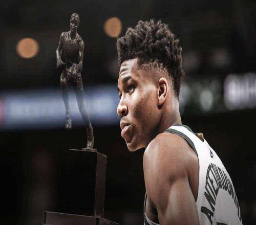 科比躺枪字母哥：最好球员必须忠诚家庭！我永远不会申请交易！