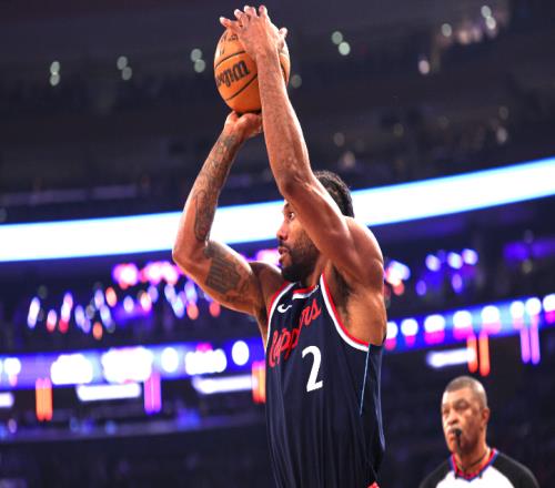 仅一夜，NBA传来4大消息：小卡受伤，勇士追小波特，字母哥表忠心