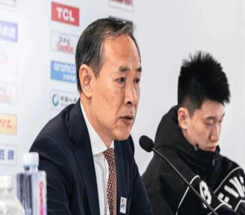 北京男篮主帅许利民被喊下课，郭昊文11中1加6失误，新疆新帅到位