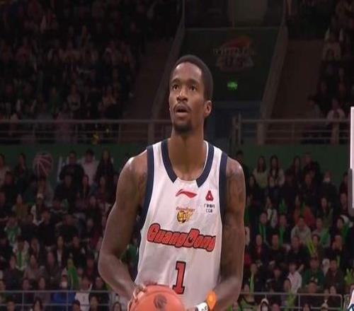 真强大！广东狂虐辽篮30分，3大强援合砍71分，杨鸣被杜锋打服了