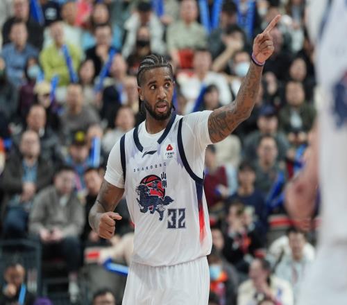 这一定是特别的缘分！邱彪复出再战南京，山东男篮有望冲击六连胜