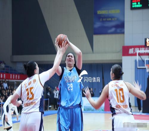 女篮2.26米巨人，首次没得分遭省队弃用，球迷：宫导还敢征召她吗