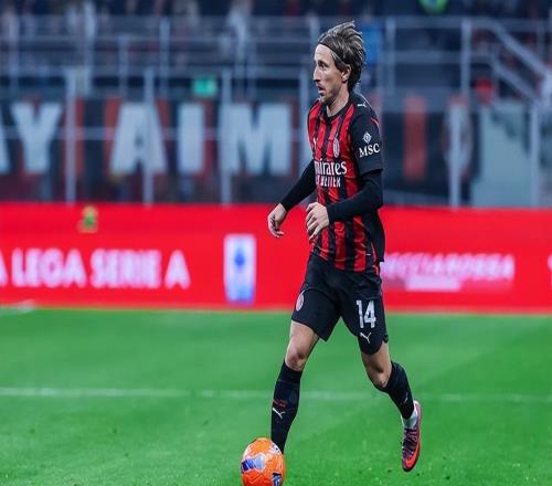 为了红黑军团而战！莫德里奇在AC米兰全勤，带来的不仅是战术帮助