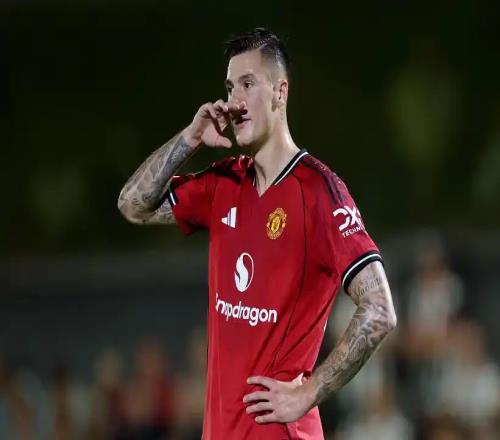 曼联12布莱顿，足总杯1轮游，完全被压制，真正意义的单线作战