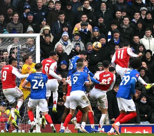 阿森纳本赛季3次单场通过角球打进至少2球，同期英超球队最多