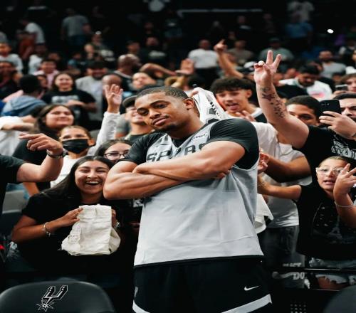 马刺队魂！本赛季的凯尔登，能否当选最佳第六人