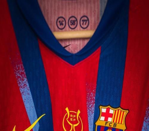 致敬经典，巴萨西超杯决赛球衣印有2005年国家德比进球时间