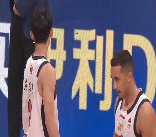 太适合广东队！男篮强力锋线打出身价，这可是联盟第一大前锋！