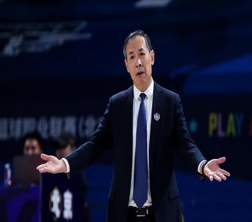 高昂买断费+大合同！北京首钢签约新外援内幕，许利民挑了一个月