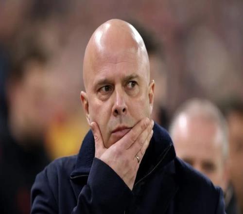 TA：对利物浦来说，租借一名右后卫是相对合理的应急方案