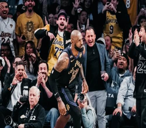 41岁詹姆斯晒照发声：不管你是爱我还是恨我你们都会记住我