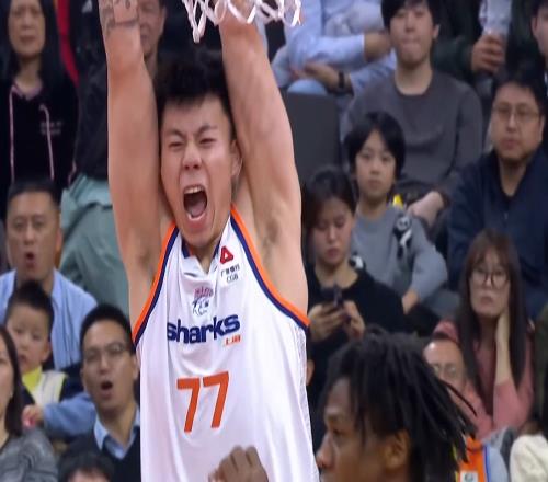 广东全员低迷徐杰最差！上海全员满分，狠人卢伟送杜锋40分大惨案