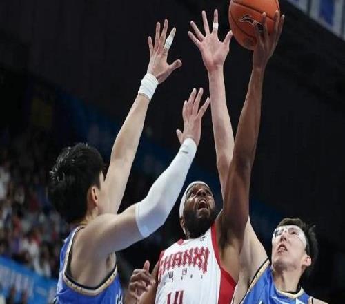 CBA周琦再度伤到眼睛17日去医院检查