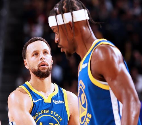2年1.11亿美金！3项队内第1！巴特勒赛季报销，库里要做最坏打算