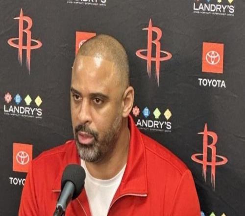 火箭对阵马刺！场均12+6前锋火线复出，却无缘首发！内外2老缺阵