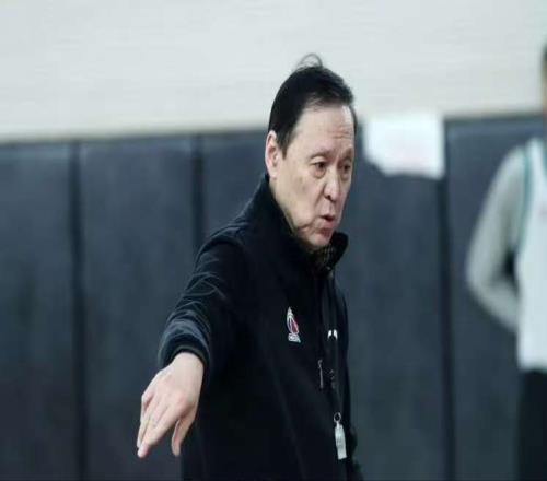 2胜11负到4连胜！过山车式反扑，最大功臣竟是69岁老帅，太神奇了