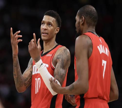 直呼看不懂，乌度卡末节换人遭球迷热议，优势拱手让人并非第一次