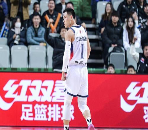 惨烈的辽鲁大战！罚球28比17！高诗岩末节封神，送辽宁惨痛3连败