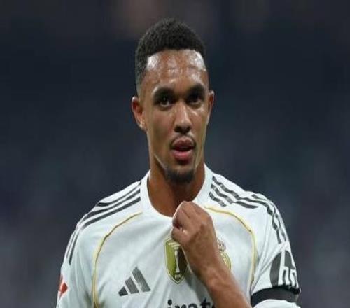 西媒称阿韦洛亚劝阿诺德夏窗离队，邮报：这一报道毫无根据