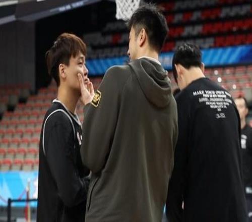 CBA京城德比前瞻：赵睿沈梓捷赛前踩场引关注张庆鹏能否爆冷