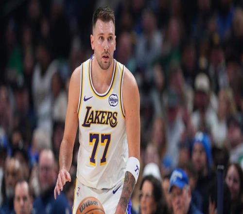 轰33+8+11擒旧主，东契奇创历史最长纪录！中场乌龙一幕让人泪目