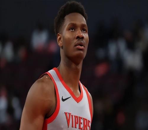 能力其实非常全面，但内线新星在火箭二队一直有些不受重用