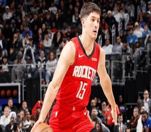 带队4胜1负！场均28+5+6，所有人都说你拆队，你却逆天改命要冲冠