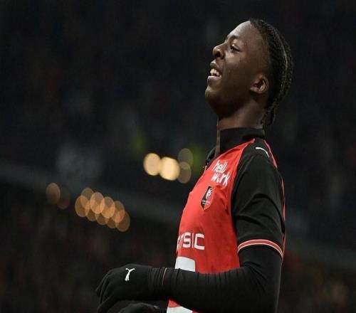 天空：曼联在关注雷恩18岁前锋梅特，但冬窗转会可能性不大