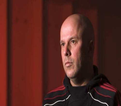 斯洛特：我们几乎每场都占据优势，但被对手抓住机会就会乱