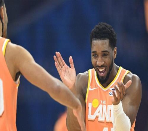 骑士队的泰森在宣布克利夫兰现在是米切尔的城市后，向詹姆斯道歉